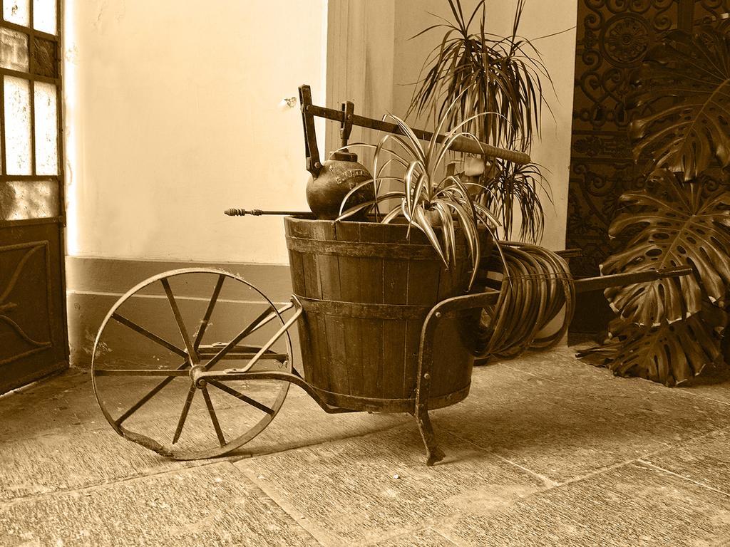 Готель The Secret Garden Relais П'яно-ді-Сорренто Екстер'єр фото