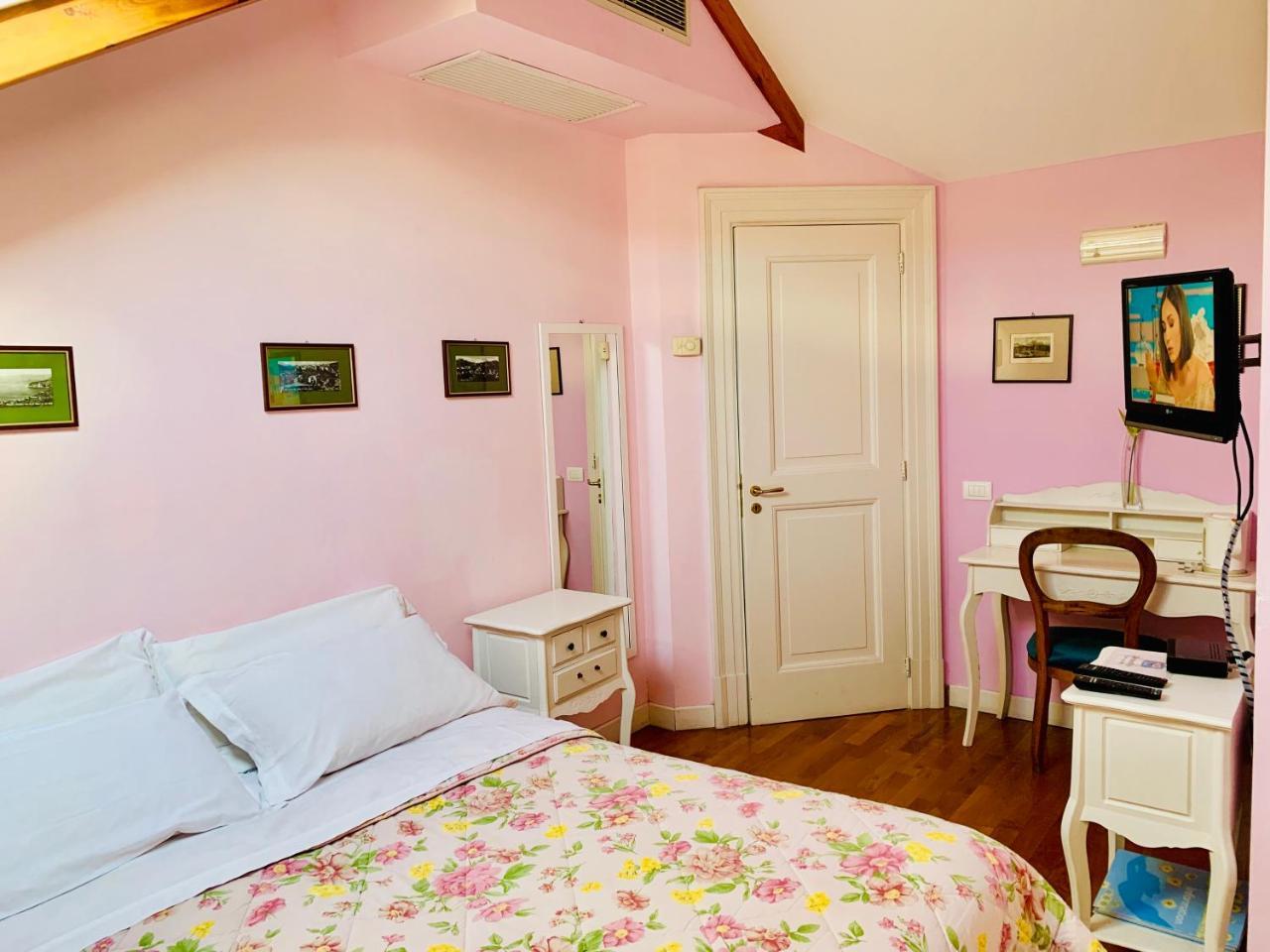 Готель The Secret Garden Relais П'яно-ді-Сорренто Екстер'єр фото